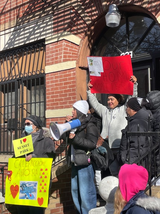 Sunset Park tenants rally against alleged 'slumlord,' demand urgent repairs and better living conditions 2 Tenants took to the stoops to call out their slumlord.