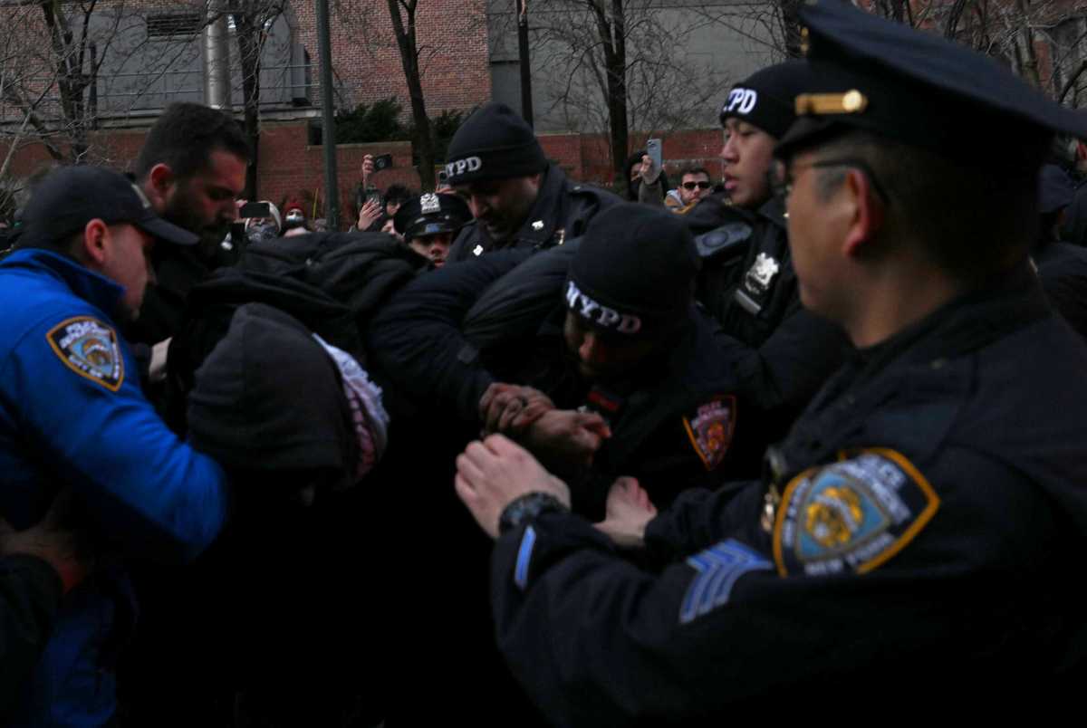 Protesters gather in lower Manhattan to denounce recent ICE activity in New York City 12