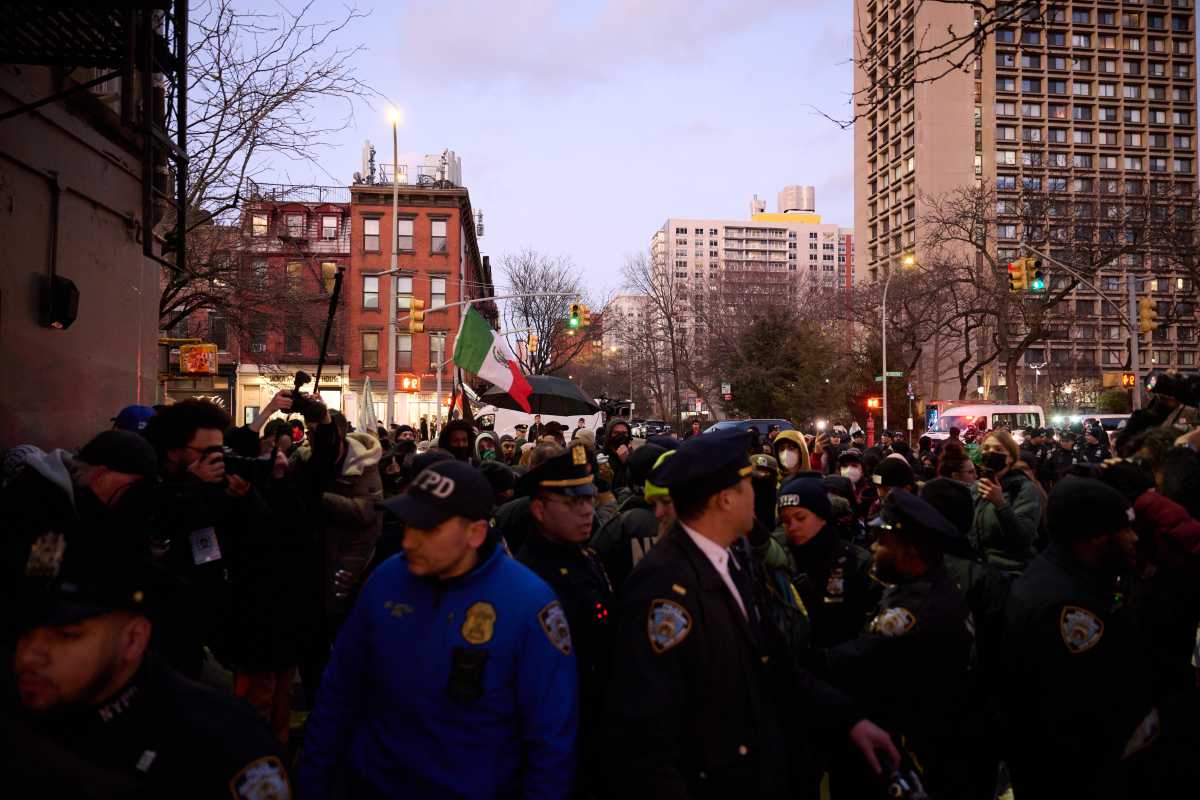 Protesters gather in lower Manhattan to denounce recent ICE activity in New York City 8