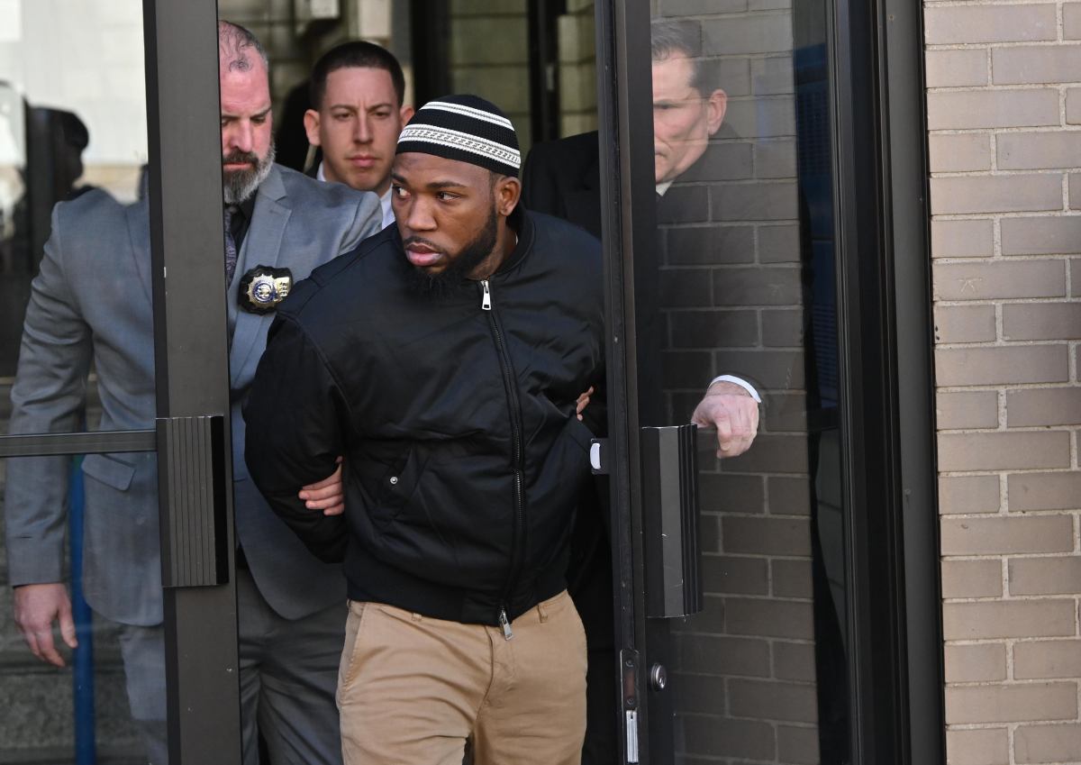 Brooklyn man hit with manslaughter charges for deadly punch that put man in fatal coma 2 Gary Anderson, 34, of Brooklyn faces manslaughter and criminally negligent homicide charges for a June 2017 assault that led to the death of Domingo Tapia.