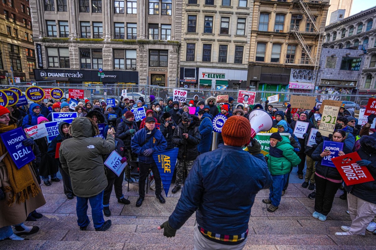 Federal workers in Manhattan protest Elon Musk and Donald Trump cutting government jobs: 'Delete DOGE' 6