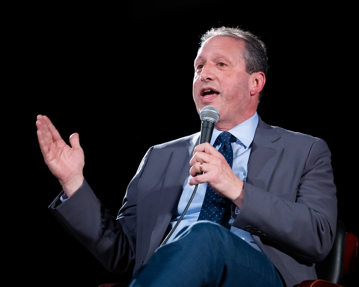 NYC mayoral race: Adams' primary opponents slam him for reportedly directing city workers not to criticize Trump 2