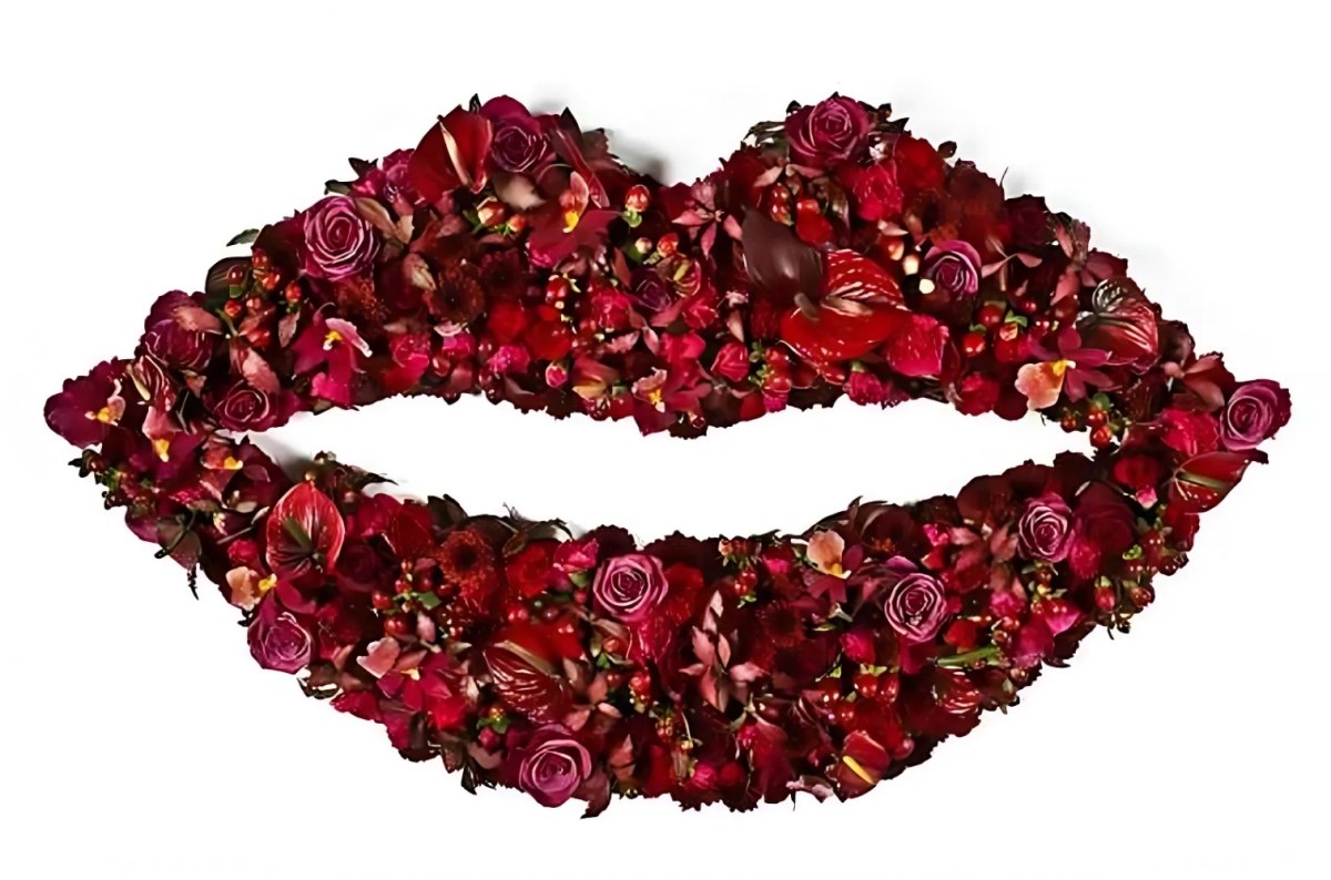The secret power of salons: How women are quietly reshaping the art world 3 “Lipstick” by Clara Hallencruetz