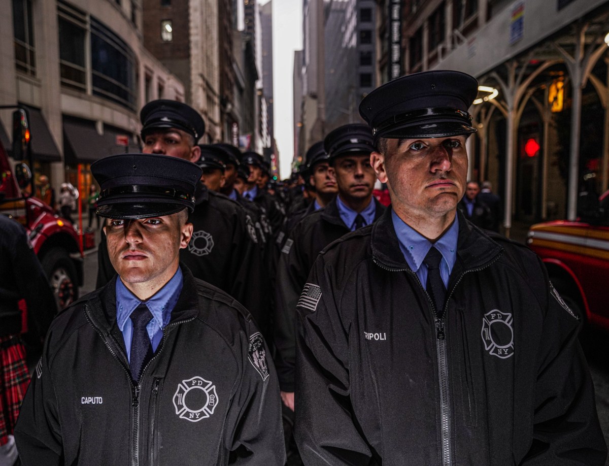 FDNY continues solemn St. Patrick’s Day tradition honoring firefighters lost during 9/11: 'We continue to suffer' 2