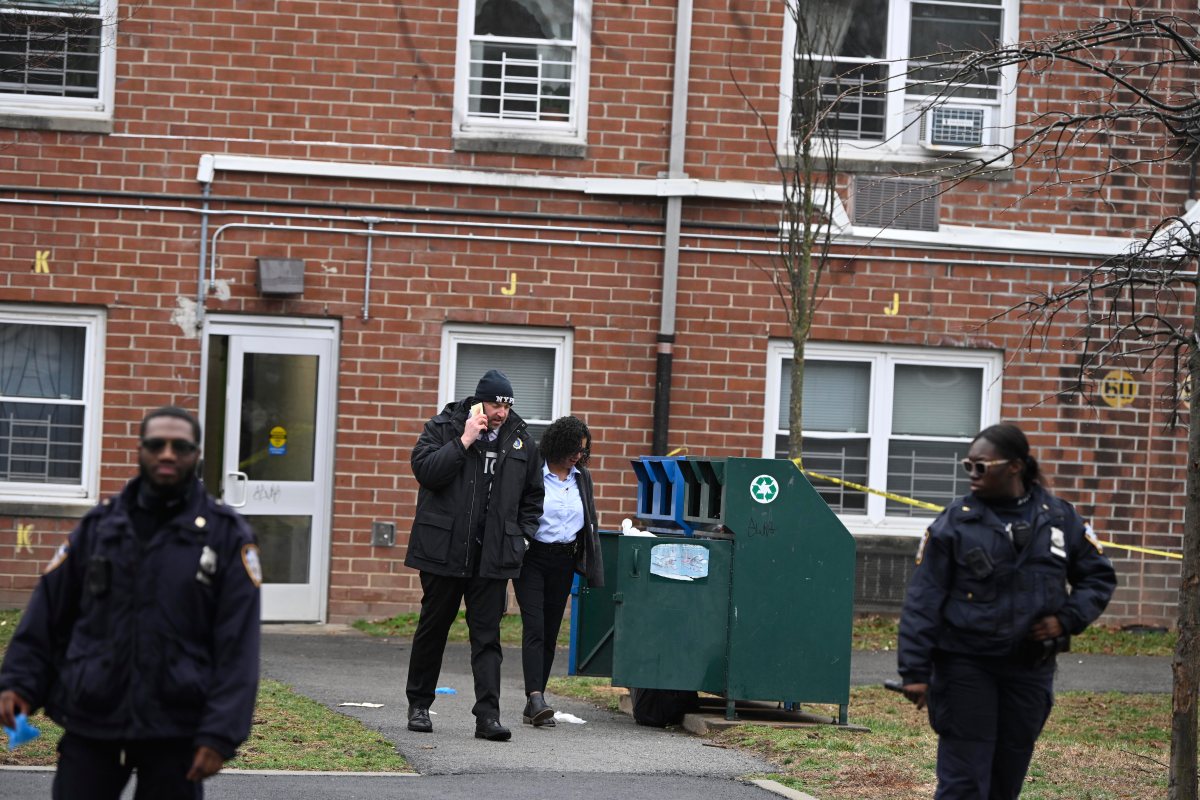 Two men shot in Brooklyn as cops look for suspected shooters 3 Police investigate shooting in Brooklyn