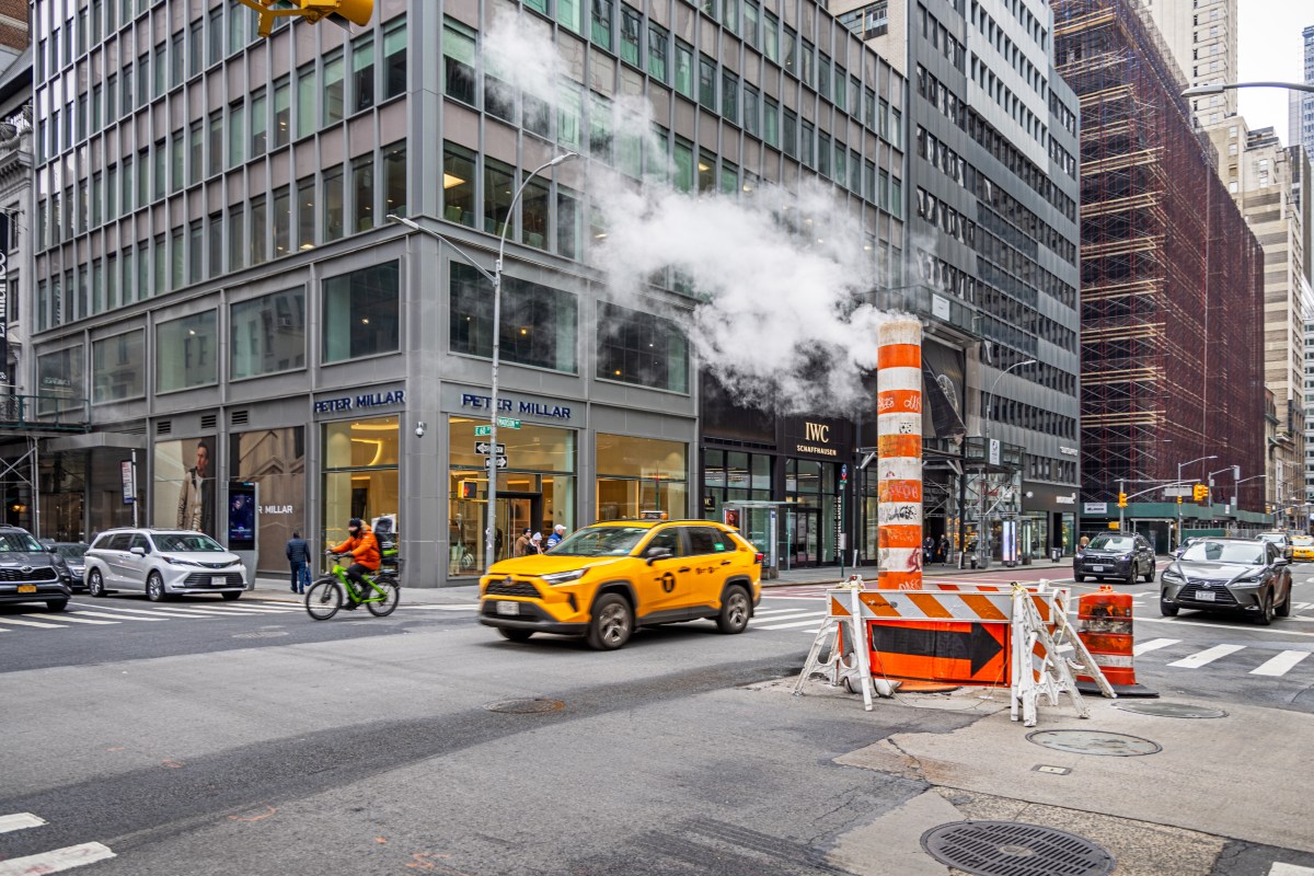 What are those things? The steamy story behind Manhattan's iconic street steamstacks that's 140 years old and counting 3