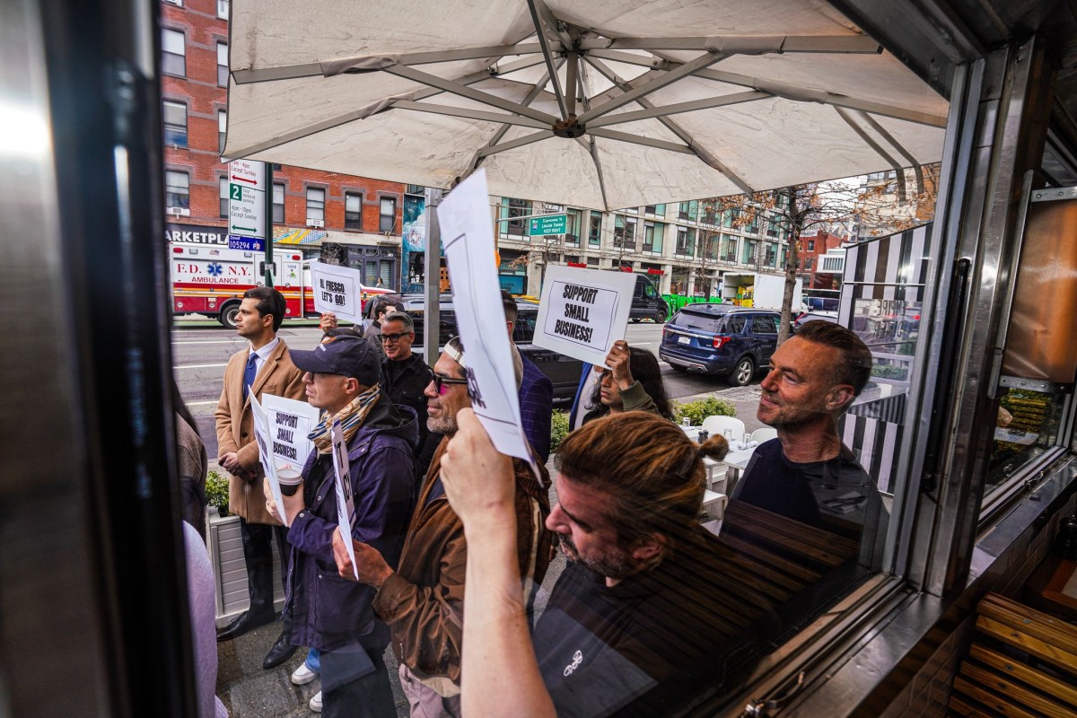 As NYC outdoor dining season launches, Manhattan Assembly member wants to make it year-round again 2