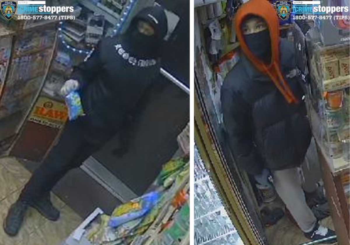 Masked men wanted for Manhattan armed robbery