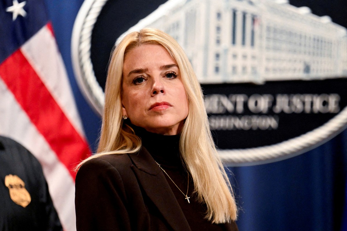 US Attorney General Pam Bondi announces feds will seek death penalty against Luigi Mangione