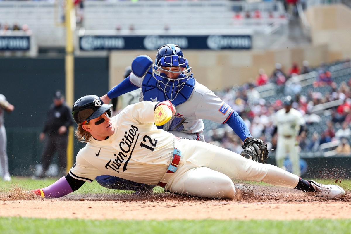 Mets catcher throws out Twins runner at home plate