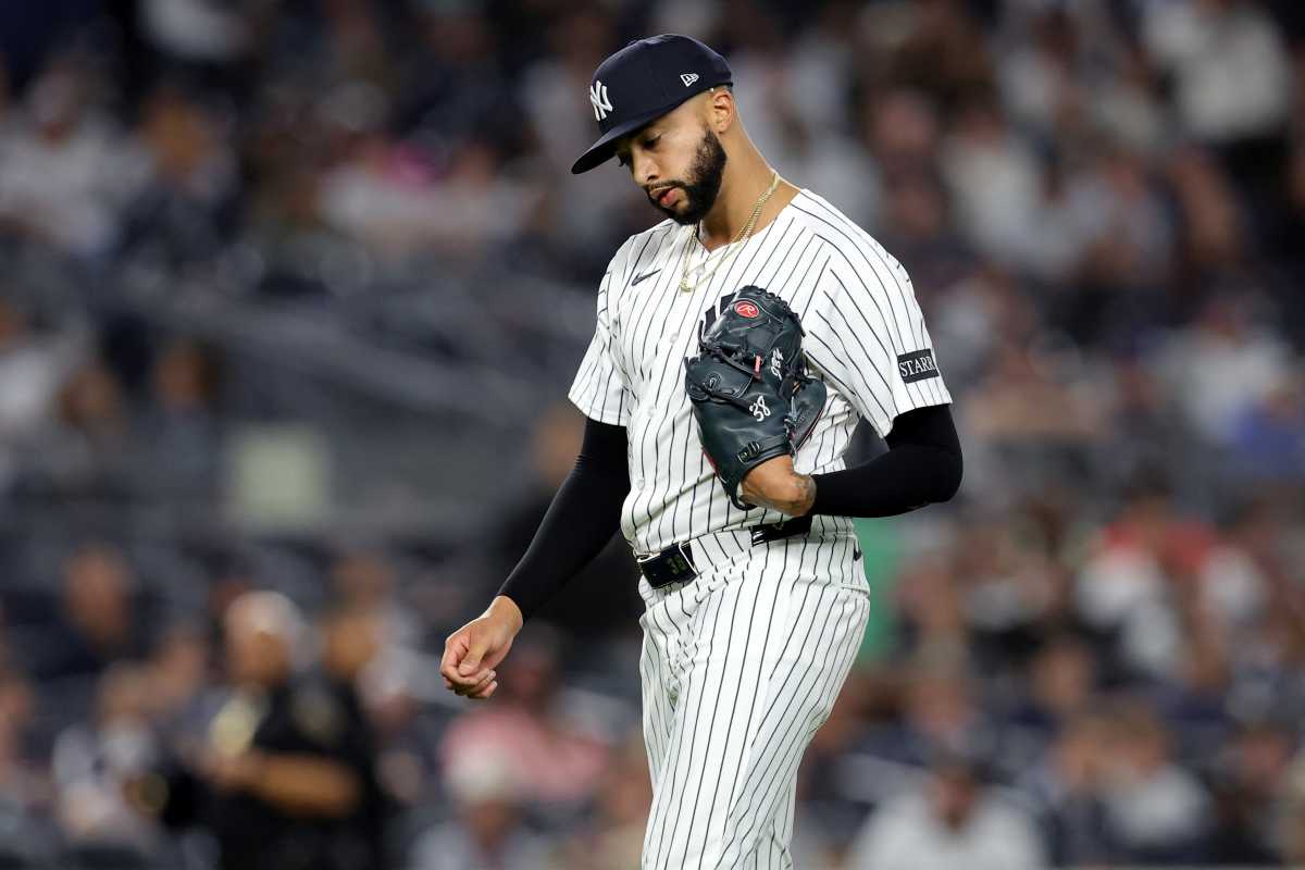 Yankees' Devin Williams relieved from closing duties 'for right now' 2 Yankees Devin Williams looking dejected after blowing save