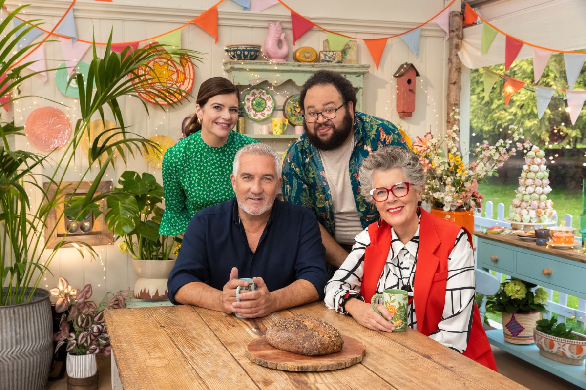 (L-R) Casey Wilson, Zach Cherry, Paul Hollywood and Prue Leith on "The Great American Baking Show."