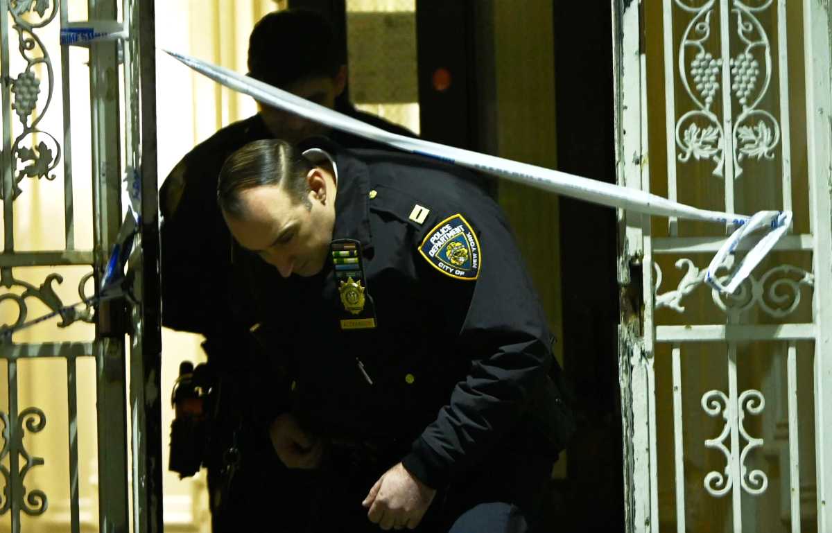NYPD officer leaves shooting scene in Bronx