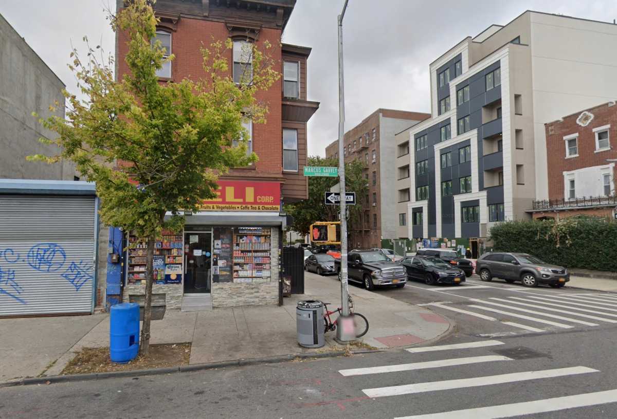 Scene of Brooklyn robbery where fake cops struck