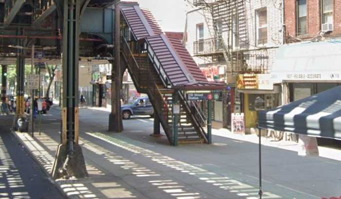 The entrance to the East 219th Street subway station in the Bronx, where cops responded to the stabbing of a 21-year-old man aboard a southbound 2 train 