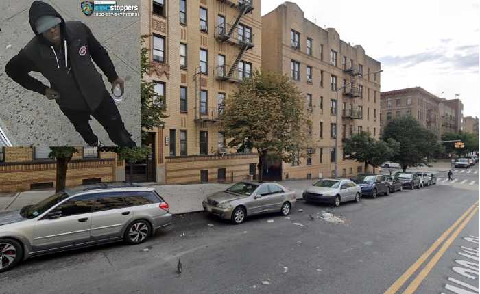 Suspect in Manhattan shooting at scene