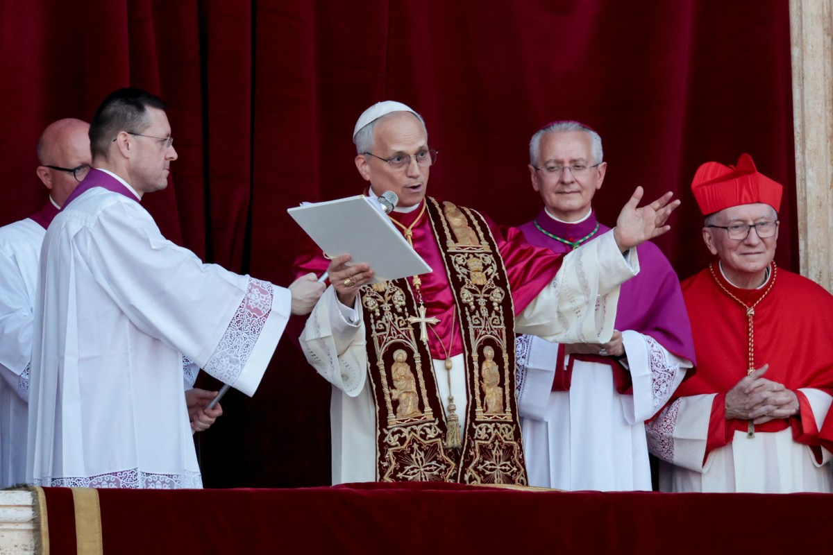 AMERICAN POPE! Cardinal Robert Francis Prevost of Chicago named leader of Catholic Church, takes the name Leo XIV 2