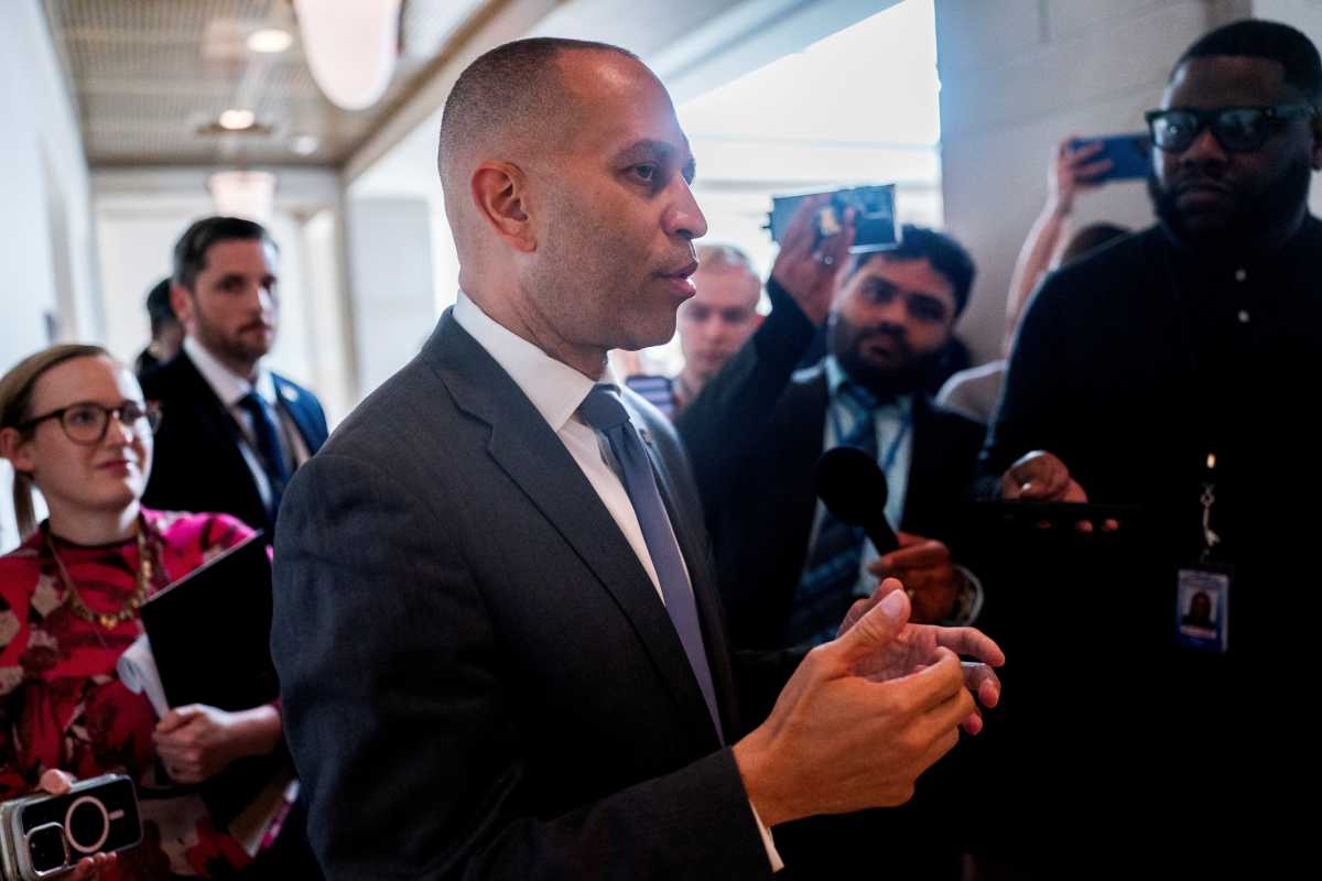NY Democrats sound alarm on Medicaid, SNAP cuts in Trump's 'Big Beautiful Bill' that passed Republican-led House 2 House Minority Leader Hakeem Jeffries speaks to reporters about Trump bill that cuts Medicaid, SNAP