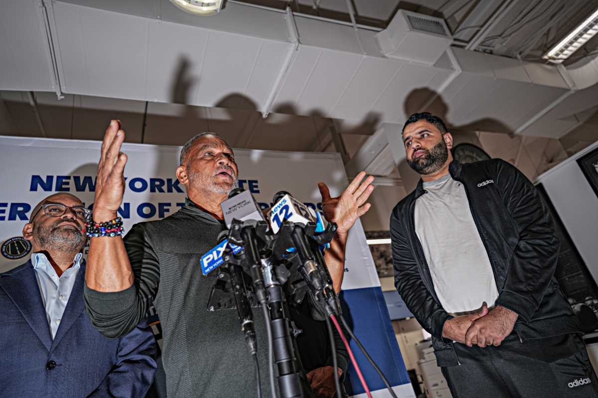 NYC taxi drivers fuming and fearful after crew of youths target them with pepper spray in robbery pattern 5