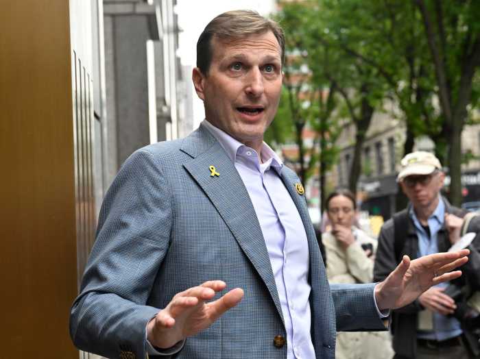 Congress member Dan Goldman speaks about ICE raids