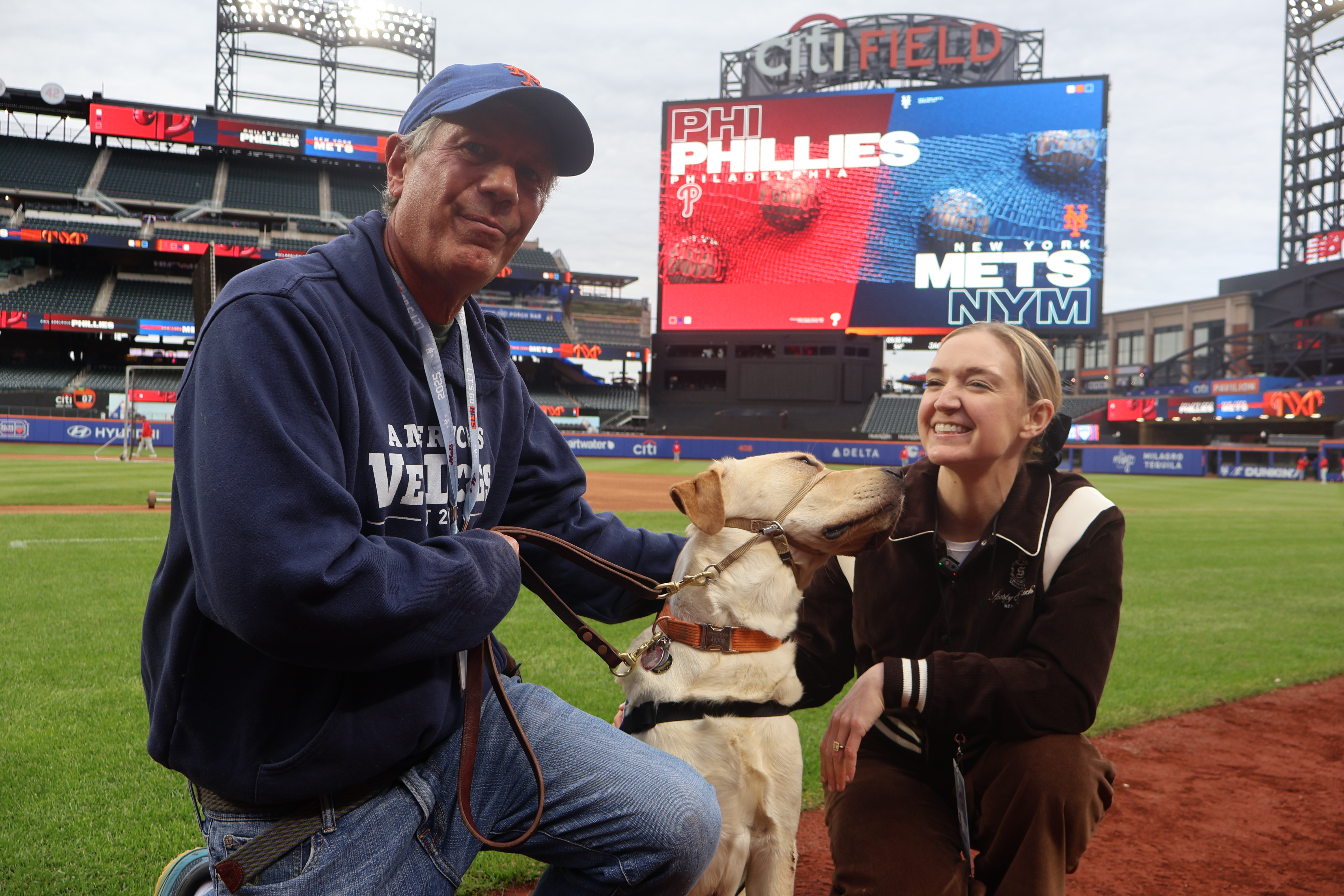 Meet the MetsVetDog, Buddy! While humans play ball, Buddy trains to be a service dog 2