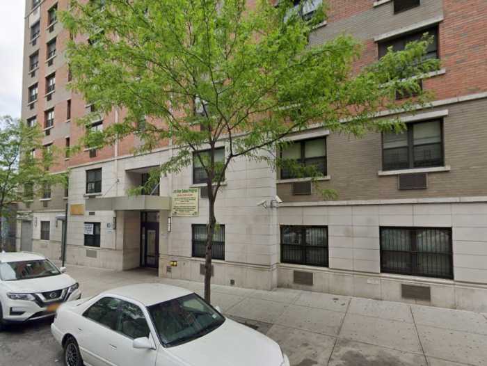 A view of the apartment building at 2065 Morris Ave. in the Bronx, where a 20-year-old man was shot in the hip during a dispute on May 5. 