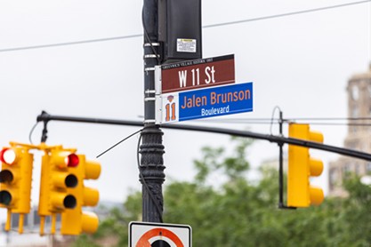 Knicks street signs