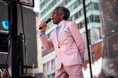 Tony award winner André DeShields singing
