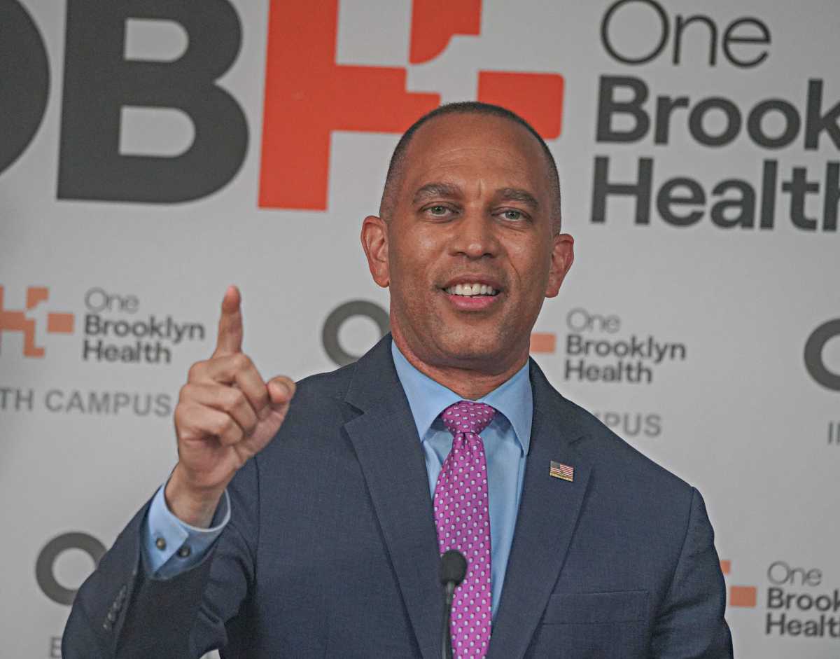 'Big and ugly': Hochul and Jeffries sound alarm in Brooklyn over Medicare and Medicaid cuts in Trump spending bill 6