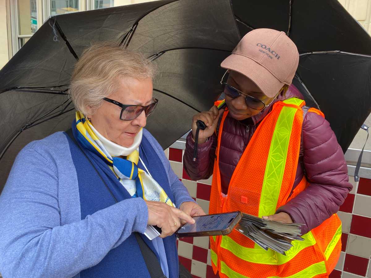 Countdown to Queens bus network redesign launch continues with customer ambassadors at bus stops