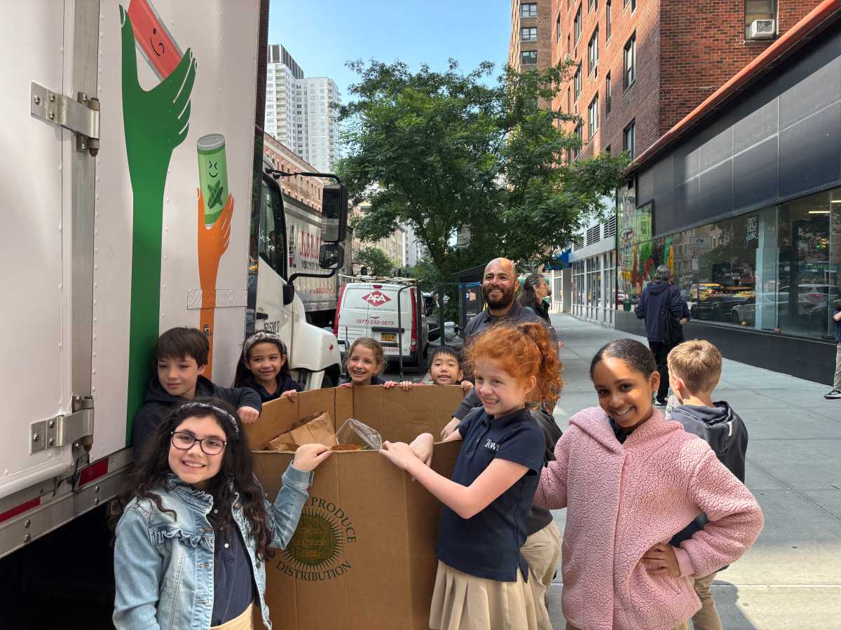 City Harvest, New York's first and largest food rescue organization, aims to provide nutritious food to New Yorkers experiencing food insecurity. The "Feed Our Kids Food Drive," which began on Mother's Day, May 11, runs through Father's Day on June 15.