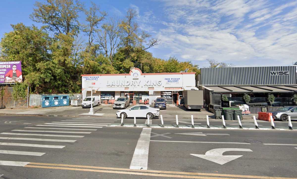 Brooklyn laundromat where man was stabbed dead