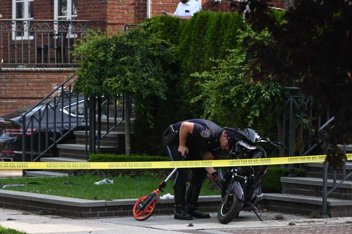 Another moped driver killed in NYC following early morning crash in Queens 2 Police officer at site of moped crash in Brooklyn