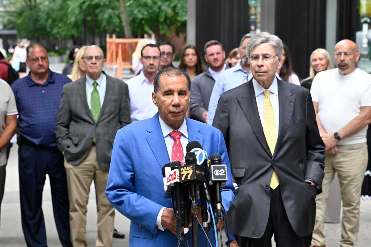 Adams urges Cuomo to exit general election amid centrist scramble to defeat Mamdani 3