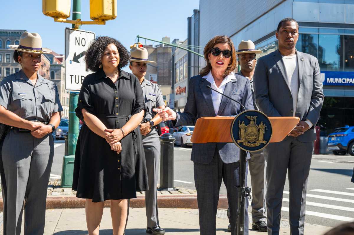 Gov. Hochul speaks in Harlem Tuesday morning, announcing that NYC has seen a 12% drop in retail theft over the last year
