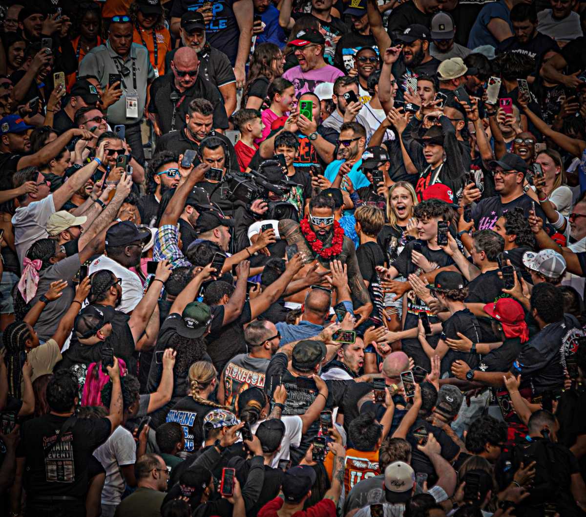 Thousands flood MetLife Stadium for first-ever two-night WWE SummerSlam | amNewYork
