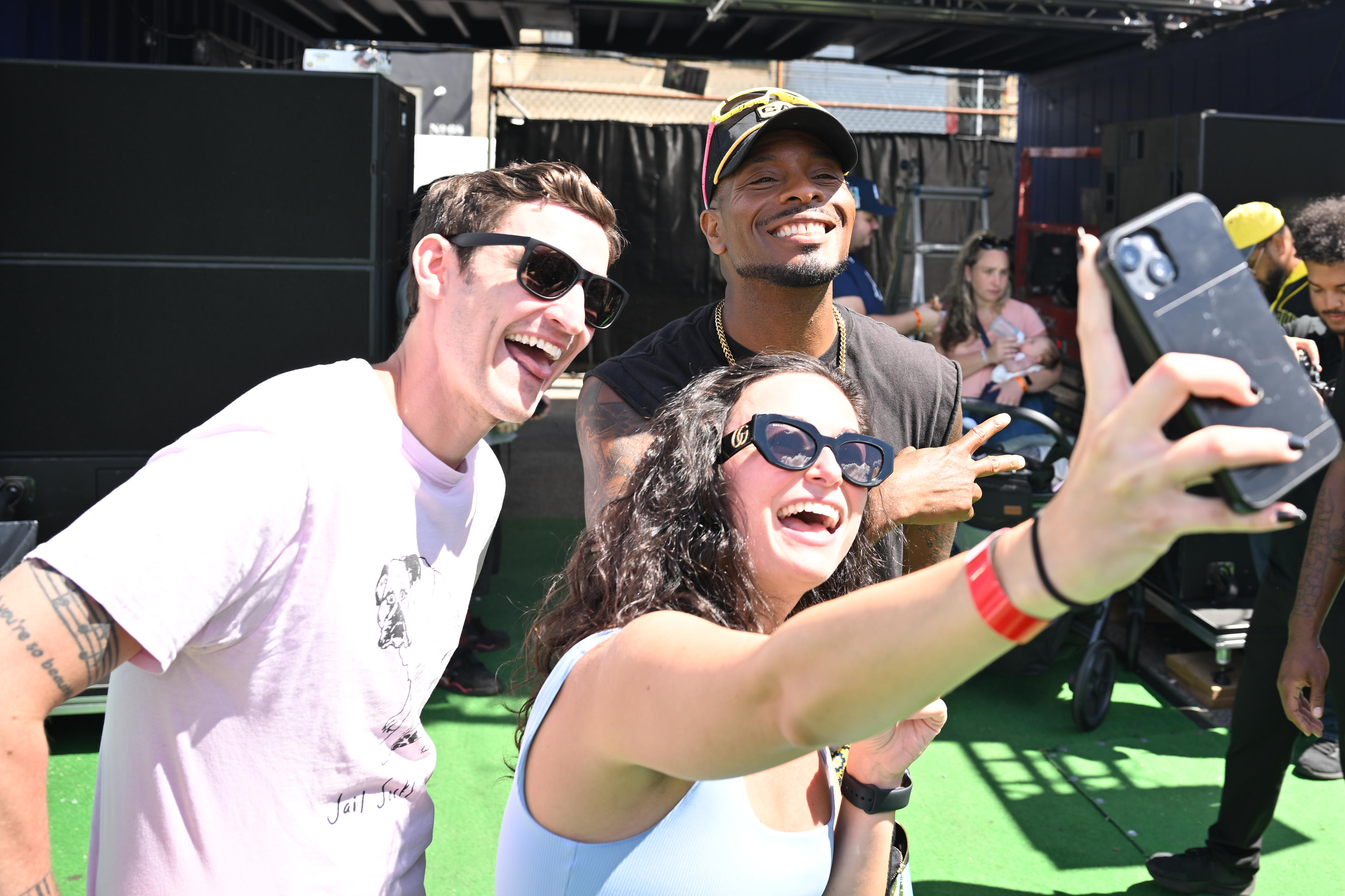 Kel Mitchell did a meet and greet with fans.
