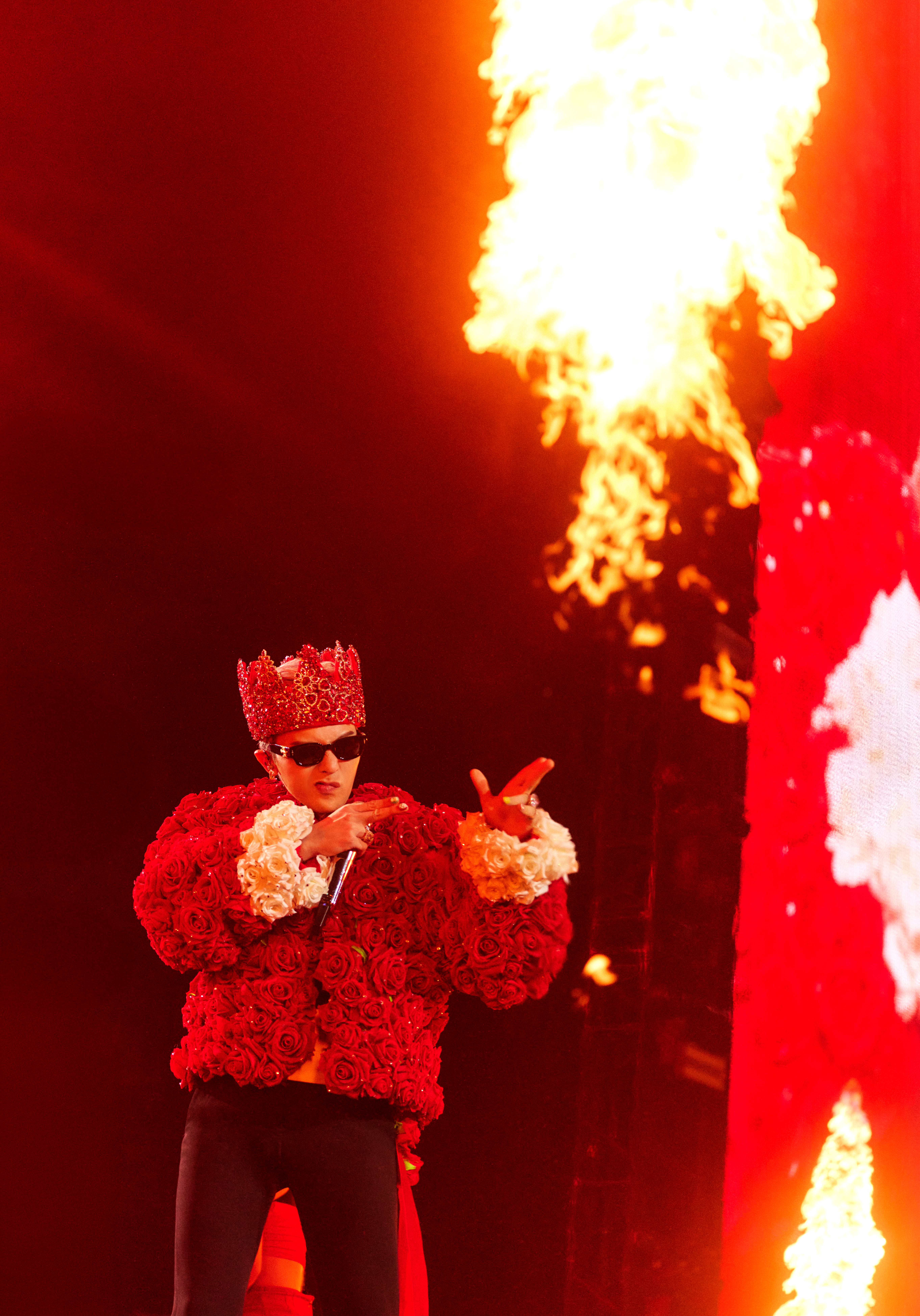 Thousands hail the Return of the ‘K-Pop King:’ G-Dragon holds two sold-out performances at Newark Prudential Center 2 G-Dragon the King of K-Pop.