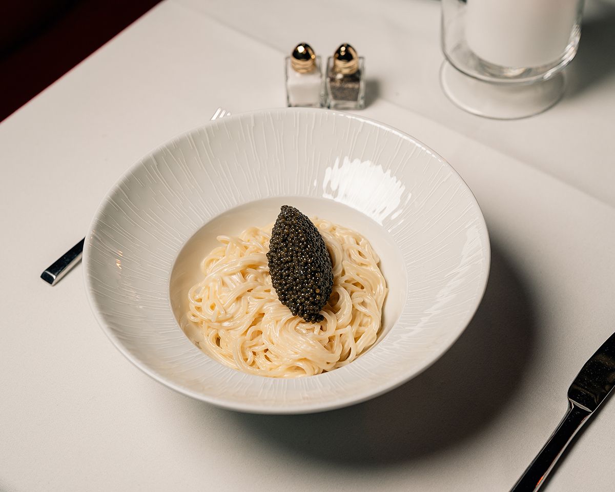 Velvet Caviar: Drai’s Supper Club is the new temple of seduction and elegance in the Meatpacking District 2 Pasta dish with quinnelle of caviar on top