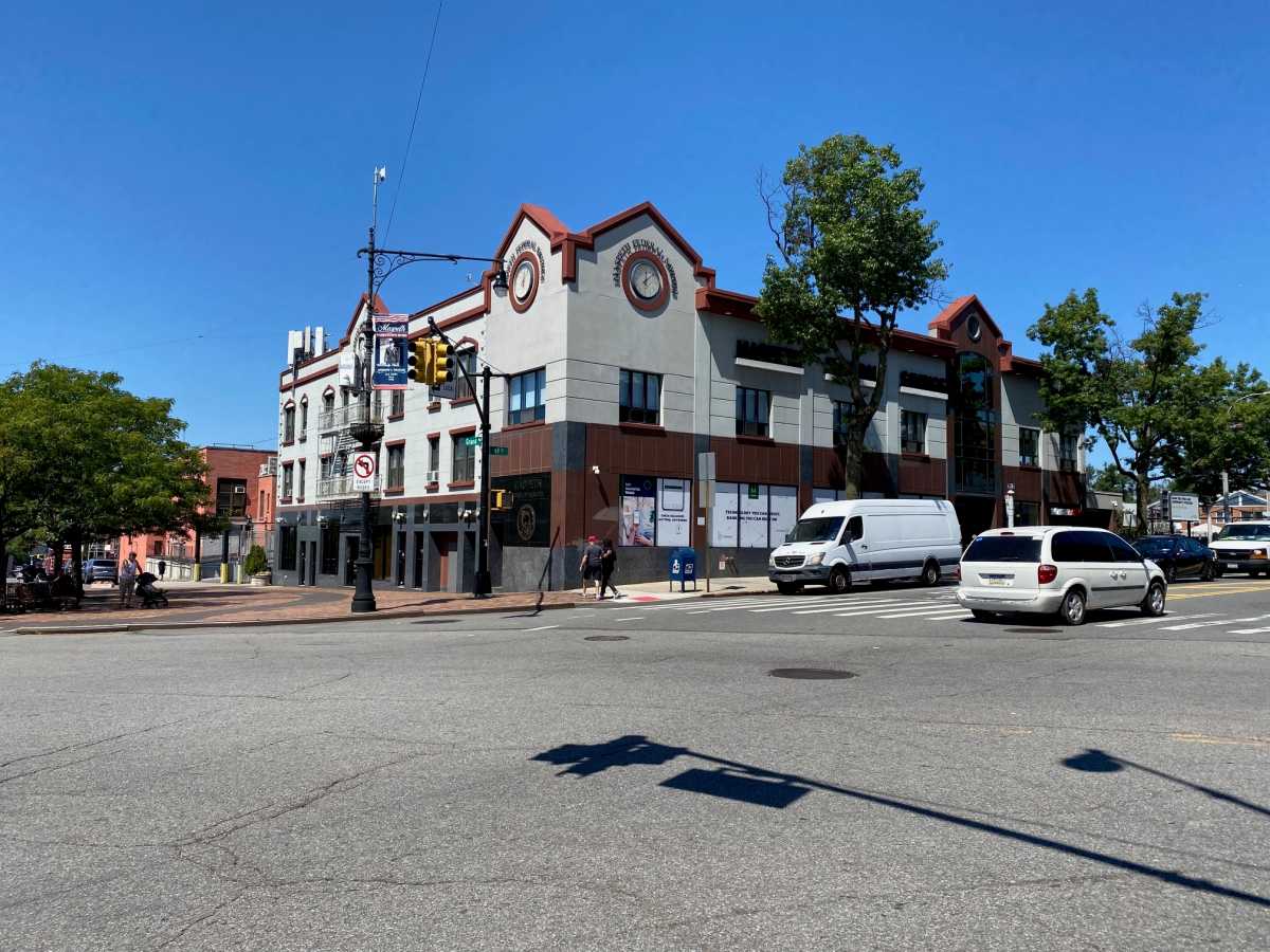 intersection of two roads in Maspeth, Queens