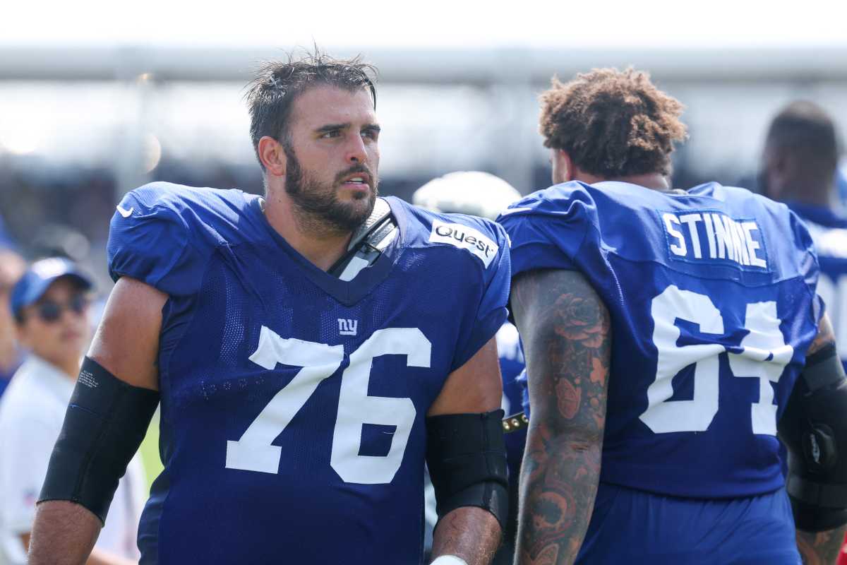 Jon Runyan Giants Aaron Stinnie