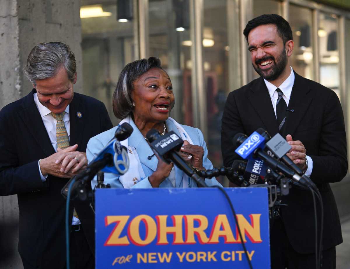 NYC Mayor's Race: Mamdani wins Sen. Stewart-Cousins' ringing endorsement,' capping Albany trifecta | amNewYork