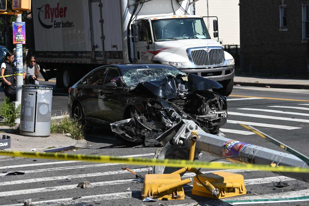 Police pursuit ends with pedestrian hit, suspect arrested in Brooklyn