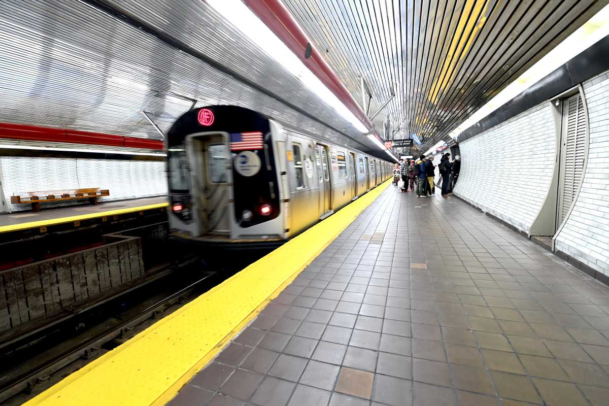 Subway shakeup: MTA will swap F and M lines between Queens and Manhattan; what it means for your daily commute 2 F train running through Roosevelt Island