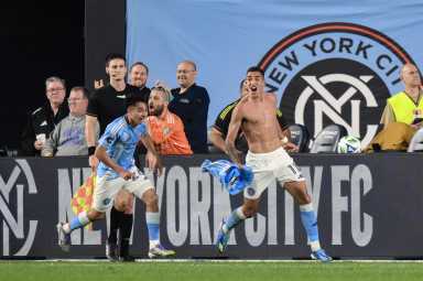 Julian Fernandez NYCFC Columbus winner: Man takes off shirt celebrating goal with teammate