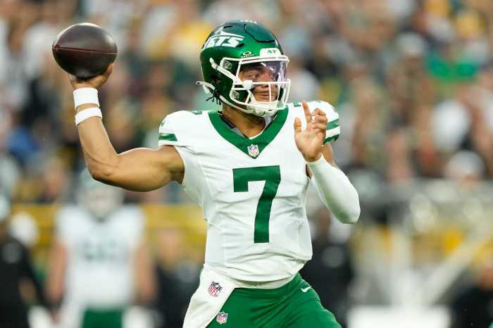 Justin Fields Jets throw preseason