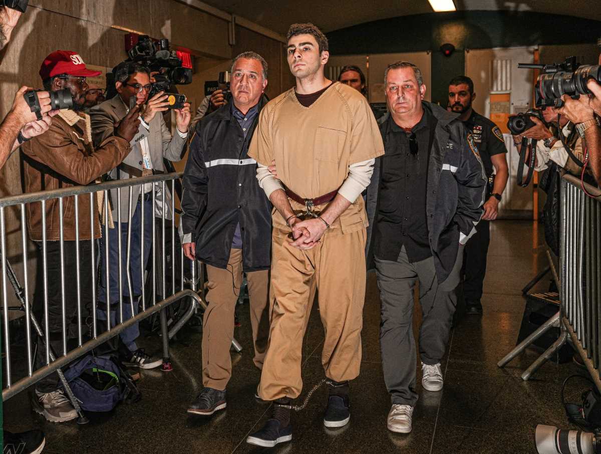 Luigi Mangione case: Terrorism charges dropped against alleged Midtown assassin in killing of health insurance CEO | amNewYork