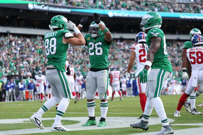 Giants sapped by injuries, run over by Eagles in 38-20 loss 3 Giants Saquon Barkley touchdown Eagles Week 8