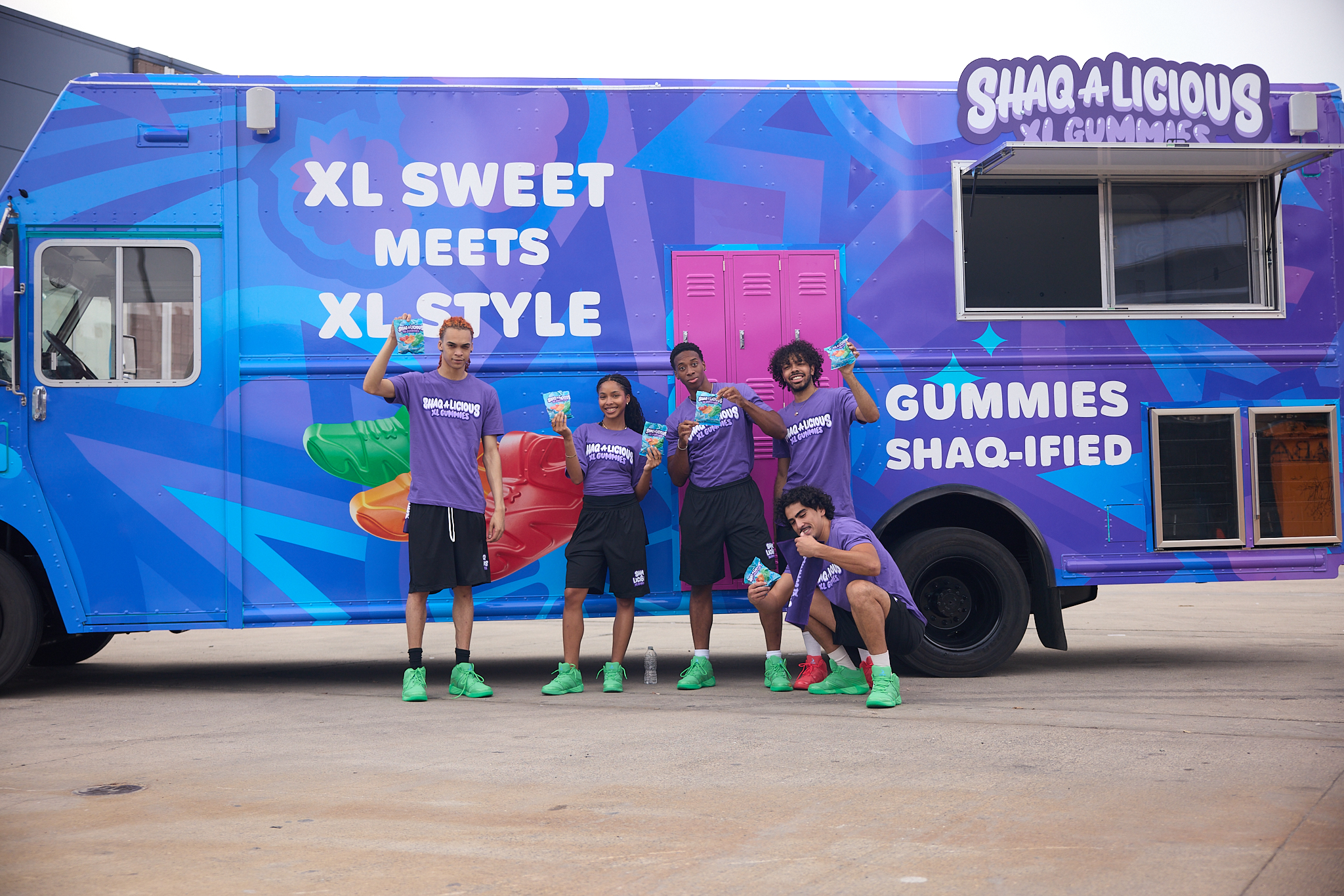 Shaquille O’Neal surprises fans with exclusive sneakers, taking to NYC basketball courts in the Shaq-A-Licious truck 5  the Shaq-A-Licious truck