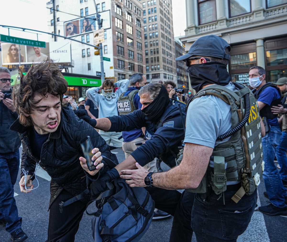 'They are like the mafia': Canal Street vendors scared and irate a day after ICE's surprise Chinatown raid 6
